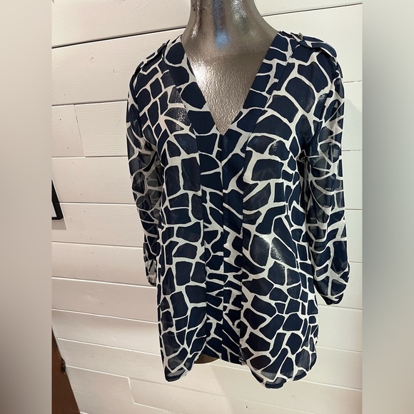 💙 LA FÉE MARABOUTÉE • Abstract print flowy blouse • Size 40 - Picture 6 of 10
